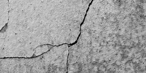 Trabajos Verticales en Fachadas de Edificios / Viviendas Santa Coloma de Gramenet · Reparación, Sellado de Grietas y Desperfectos