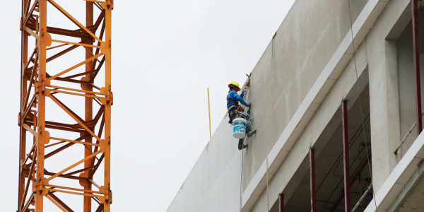 Trabajos Verticales en Fachadas de Edificios / Viviendas Santa Coloma de Gramenet · Pintar Edificios de Construcción de Obra Nueva