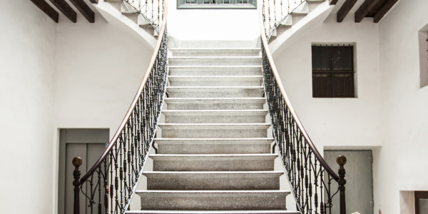 Rehabilitación y Restauración de Fachadas Santa Coloma de Gramenet · Pintado de Escaleras, Patios Interiores, Patios de Luces, Ascensores